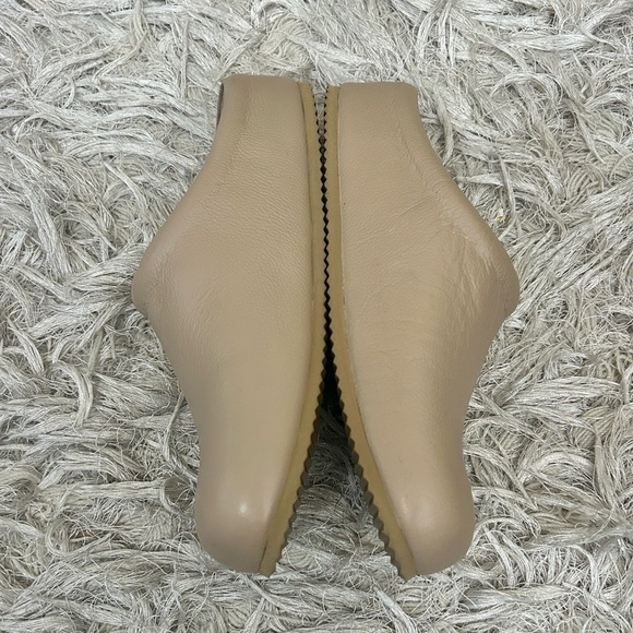 Free People Cambria Leather Footbed Clogs in Pearl Sand Sz 36/6 - Picture 6 of 11